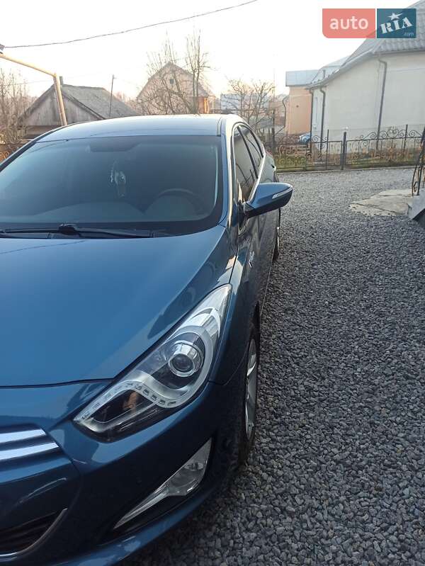 Седан Hyundai i40 2012 в Ивано-Франковске