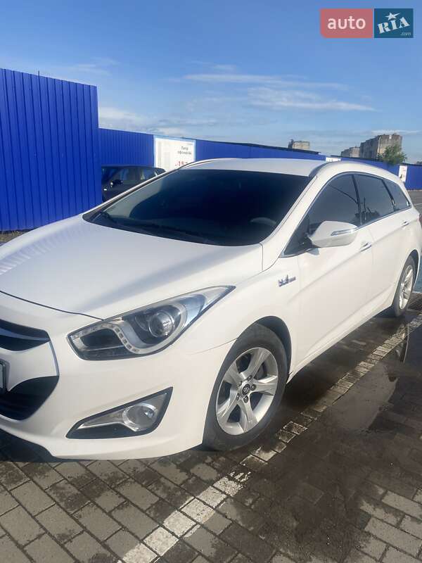 Универсал Hyundai i40 2012 в Ивано-Франковске