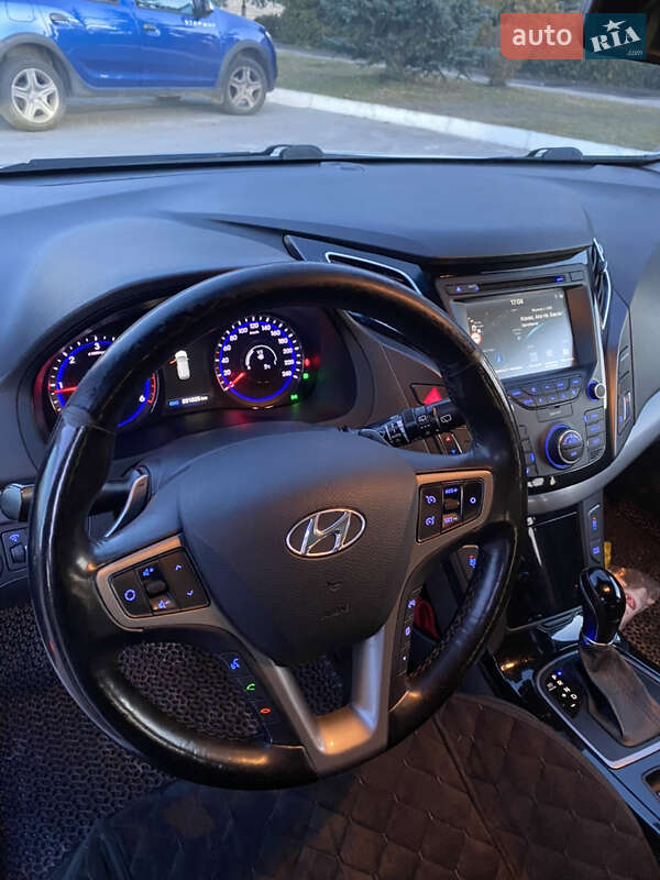 Универсал Hyundai i40 2015 в Вараше