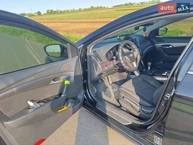 Седан Hyundai i40 2013 в Черкассах