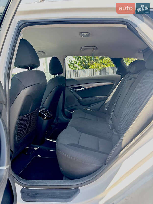 Універсал Hyundai i40 2012 в Львові фото 17 Універсал Hyundai i40 2012 в Львові