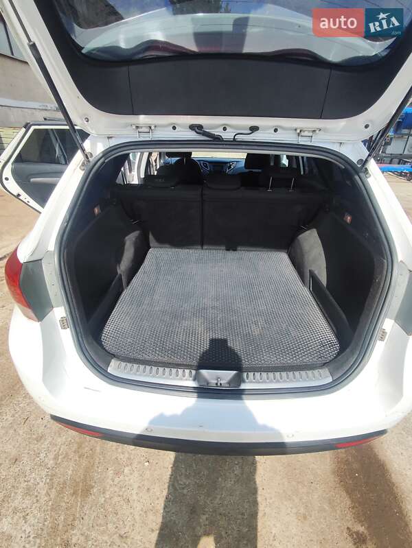 Універсал Hyundai i40 2014 в Львові