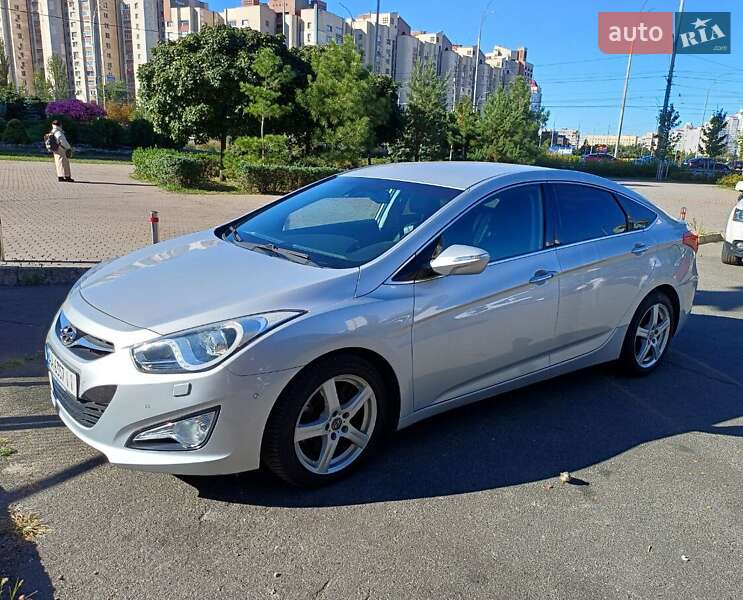 Седан Hyundai i40 2012 в Киеве