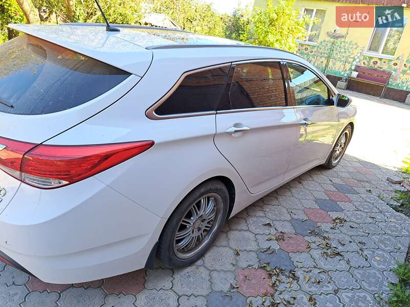 Универсал Hyundai i40 2011 в 