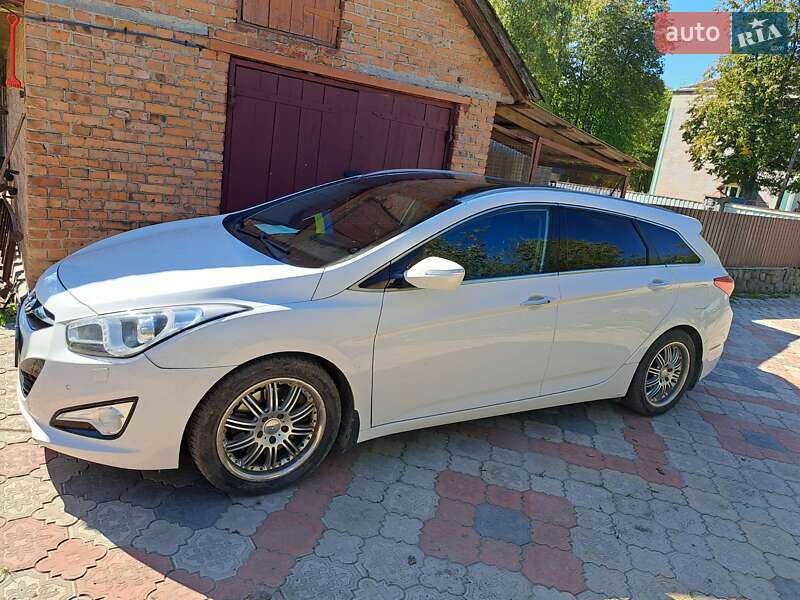 Универсал Hyundai i40 2011 в Романове