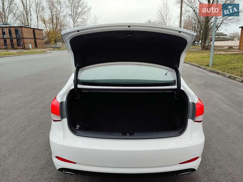 Седан Hyundai i40 2015 в Чернігові