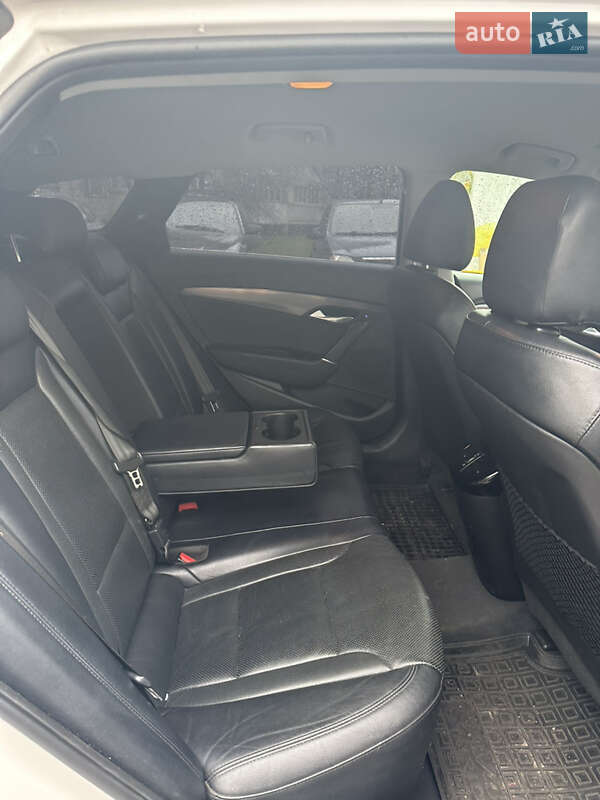 Универсал Hyundai i40 2015 в Киеве фото 27 Универсал Hyundai i40 2015 в Киеве