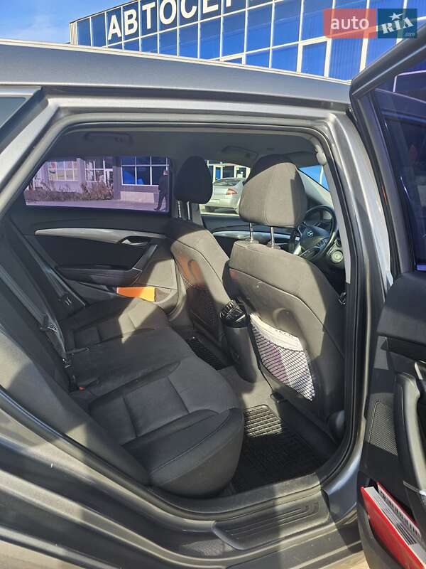 Універсал Hyundai i40 2013 в Ужгороді