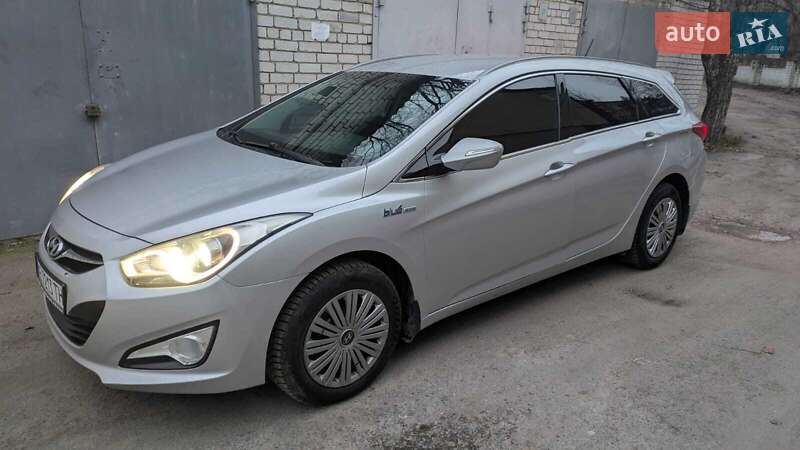 Универсал Hyundai i40 2012 в Днепре