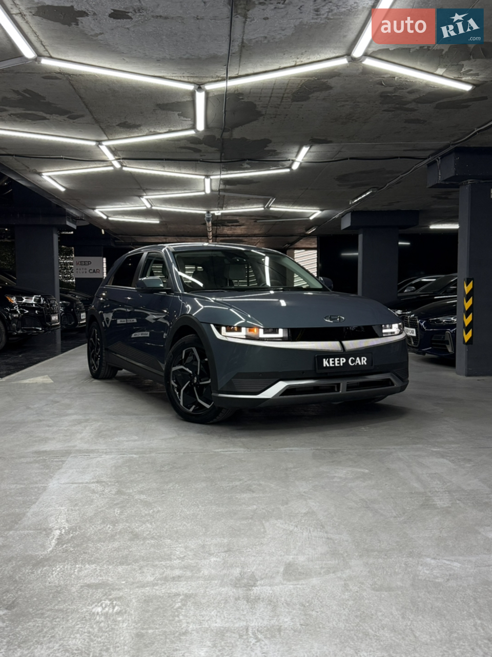 Повнопривідний Long Range, один з найкращих електромобілів за співвідношенням
Ціна/якість!
Середня витрата 14-15 кВт/100км, що забезпечує запас ходу в районі 500км.
Комфортний, стильний з фантастичним дизайном.

У дуже багатій комплектації SEL (так само є в комплектації Limited “максималка”)

Безключовий доступ
Попередження про зіткнення
Утримання в смузі
Розпізнавання дорожніх знаків
Атмосферне підсвічування салону
Датчик сліпих зон
Камера заднього виду
Парктроніки
Двозонний клімат-контроль
Підігрів та пам'ять передніх сидінь
Підігрів керма
Підсвічування салону
Датчик світла
Датчик дощу
Електропривід багажника
Зарядний пристрій у комплекті

Доступний для купівлі в лізинг, трейд-ін.
Можлива оплата в криптовалюті.
Також займаємося реалізацією ваших автомобілів, привозьте - зробимо все якісно та на найкращих умовах.