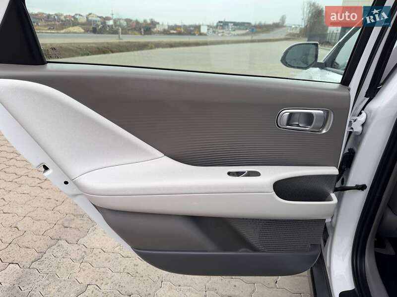 Фастбэк Hyundai Ioniq 6 2024 в Львове фото 31 Фастбэк Hyundai Ioniq 6 2024 в Львове