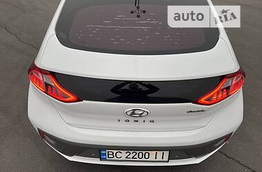Седан Hyundai Ioniq Electric 2017 в Львове