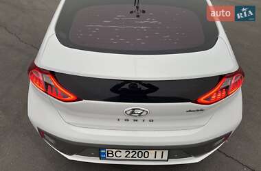 Седан Hyundai Ioniq Electric 2017 в Львове