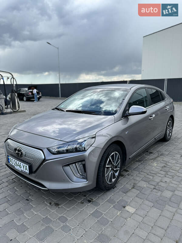 Ліфтбек Hyundai Ioniq Electric 2020 в Мукачевому