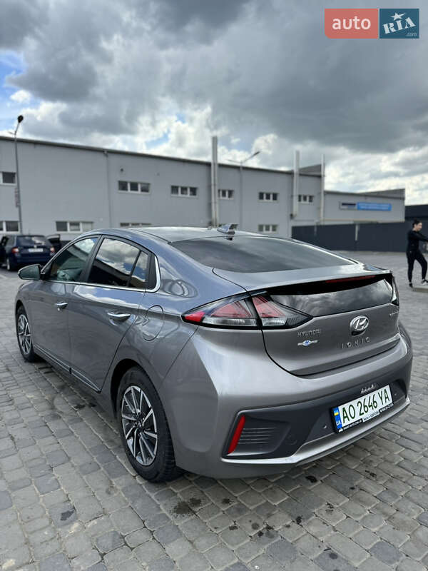 Ліфтбек Hyundai Ioniq Electric 2020 в Мукачевому