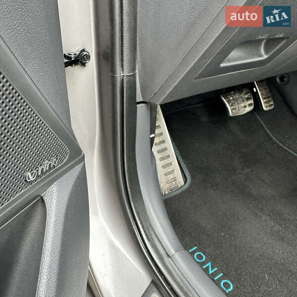 Ліфтбек Hyundai Ioniq Electric 2020 в Мукачевому