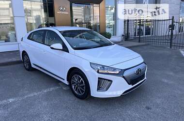 Ліфтбек Hyundai Ioniq Electric 2021 в Києві