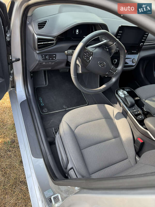Лифтбек Hyundai Ioniq Electric 2020 в Чернигове