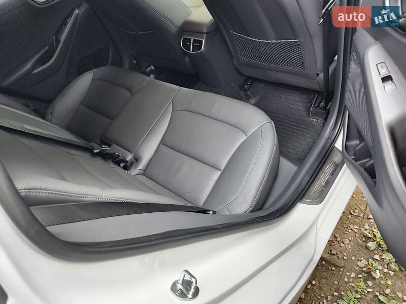 Лифтбек Hyundai Ioniq Electric 2019 в Нововолынске