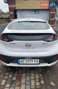 Лифтбек Hyundai Ioniq Electric 2021 в Днепре