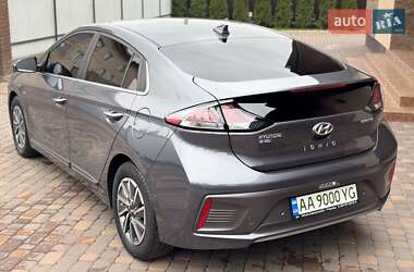 Лифтбек Hyundai Ioniq Electric 2019 в Черновцах