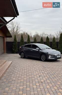 Лифтбек Hyundai Ioniq Electric 2019 в Черновцах