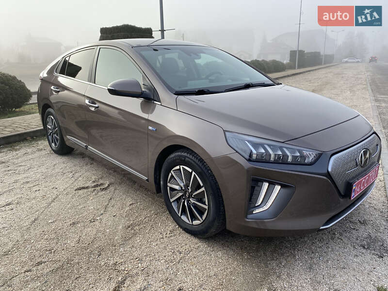 Лифтбек Hyundai Ioniq Electric 2019 в Днепре