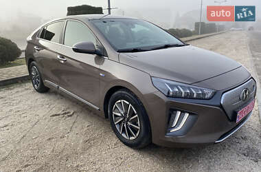 Лифтбек Hyundai Ioniq Electric 2019 в Днепре