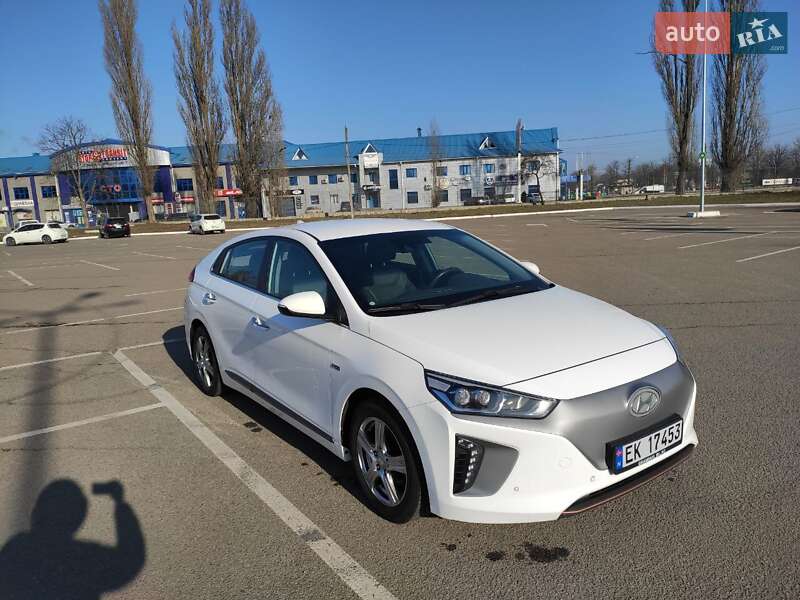 Лифтбек Hyundai Ioniq Electric 2017 в Житомире