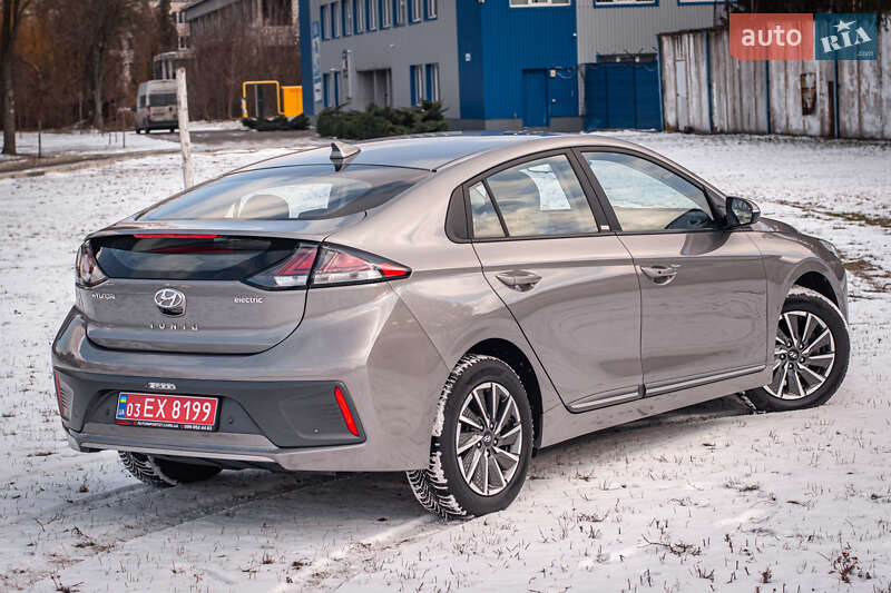 Лифтбек Hyundai Ioniq Electric 2021 в Житомире