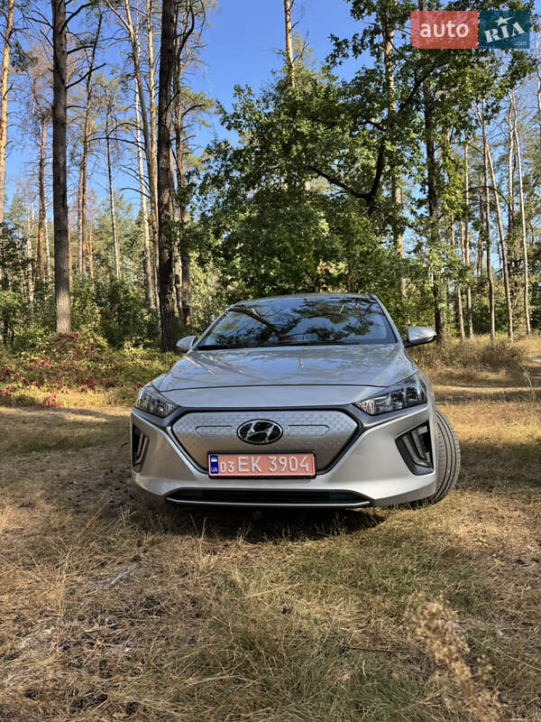 Лифтбек Hyundai Ioniq Electric 2020 в Чернигове