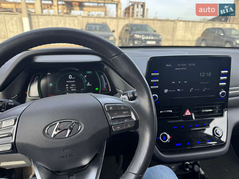 Лифтбек Hyundai Ioniq Electric 2021 в Чернигове
