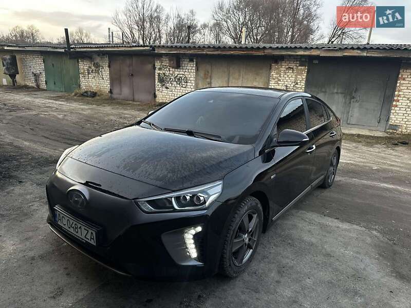 Лифтбек Hyundai Ioniq Electric 2017 в Шостке фото 15 Лифтбек Hyundai Ioniq Electric 2017 в Шостке
