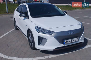 Ліфтбек Hyundai Ioniq Electric 2019 в Києві