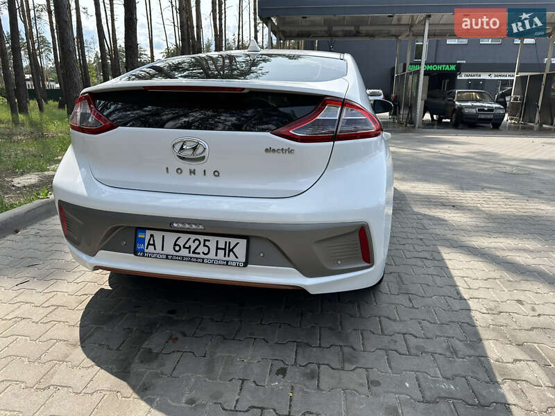 Ліфтбек Hyundai Ioniq Electric 2018 в Києві