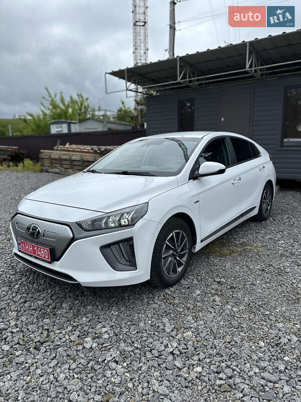 Лифтбек Hyundai Ioniq Electric 2020 в Хмельницком