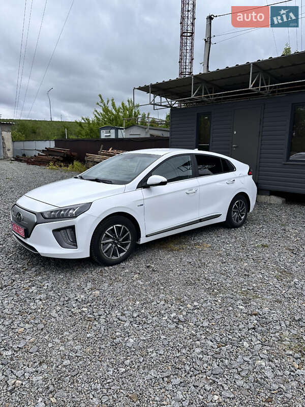 Лифтбек Hyundai Ioniq Electric 2020 в Хмельницком