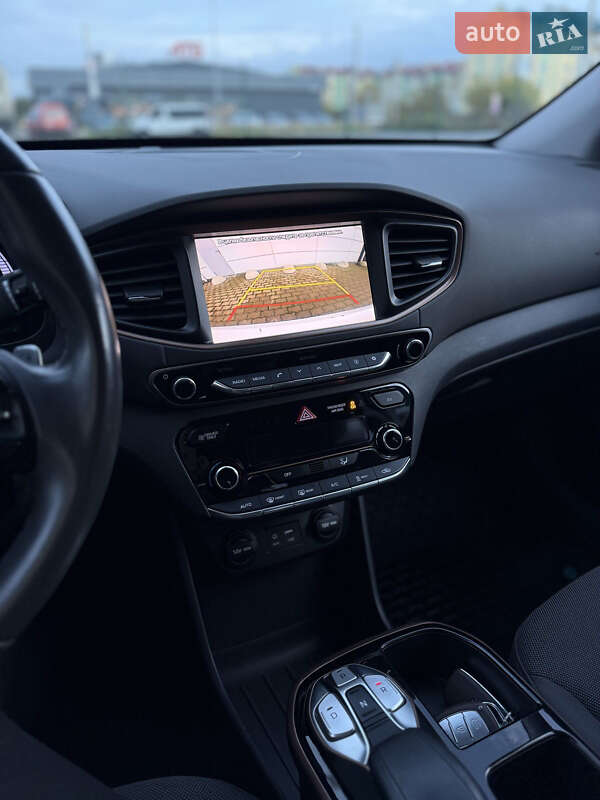 Лифтбек Hyundai Ioniq Electric 2018 в Радехове