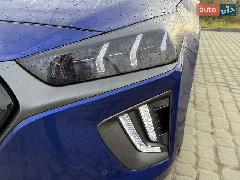 Ліфтбек Hyundai Ioniq Electric 2020 в Львові