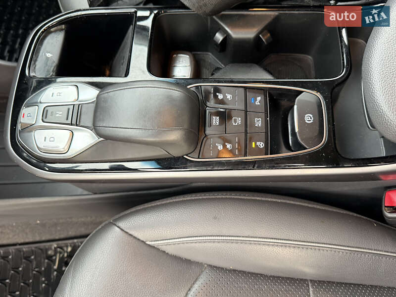 Ліфтбек Hyundai Ioniq Electric 2020 в Львові