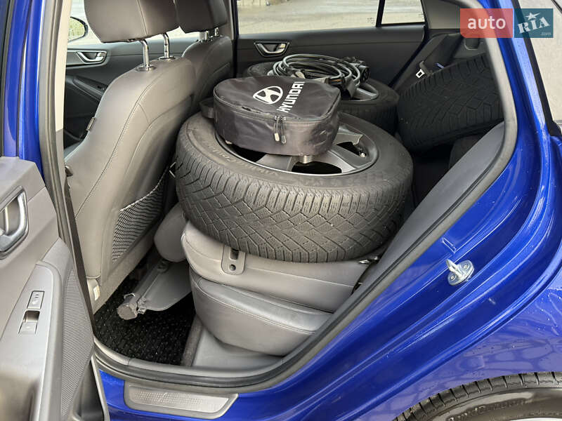 Ліфтбек Hyundai Ioniq Electric 2020 в Львові