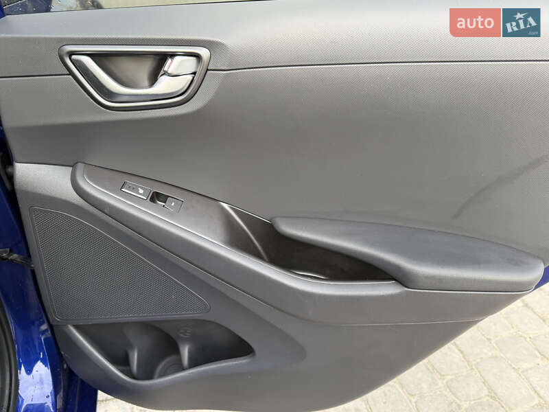 Ліфтбек Hyundai Ioniq Electric 2020 в Львові