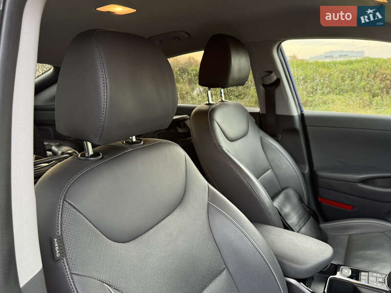 Ліфтбек Hyundai Ioniq Electric 2020 в Львові