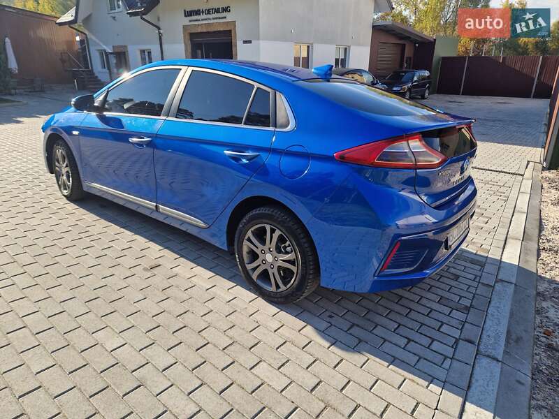 Лифтбек Hyundai Ioniq Electric 2017 в Львове