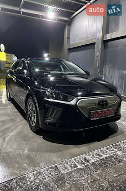 Ліфтбек Hyundai Ioniq Electric 2020 в Львові