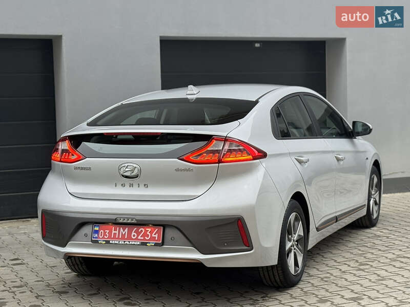 Лифтбек Hyundai Ioniq Electric 2017 в Тернополе фото 24 Лифтбек Hyundai Ioniq Electric 2017 в Тернополе