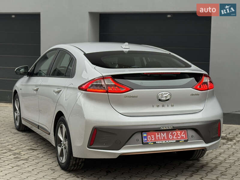 Лифтбек Hyundai Ioniq Electric 2017 в Тернополе фото 32 Лифтбек Hyundai Ioniq Electric 2017 в Тернополе