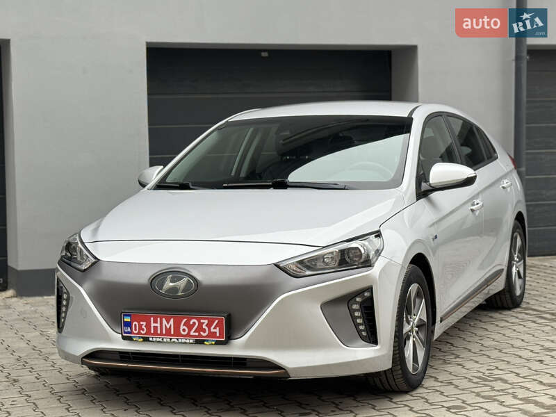 Лифтбек Hyundai Ioniq Electric 2017 в Тернополе фото 39 Лифтбек Hyundai Ioniq Electric 2017 в Тернополе