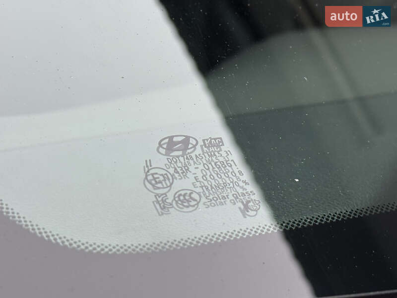 Лифтбек Hyundai Ioniq Electric 2017 в Тернополе фото 42 Лифтбек Hyundai Ioniq Electric 2017 в Тернополе