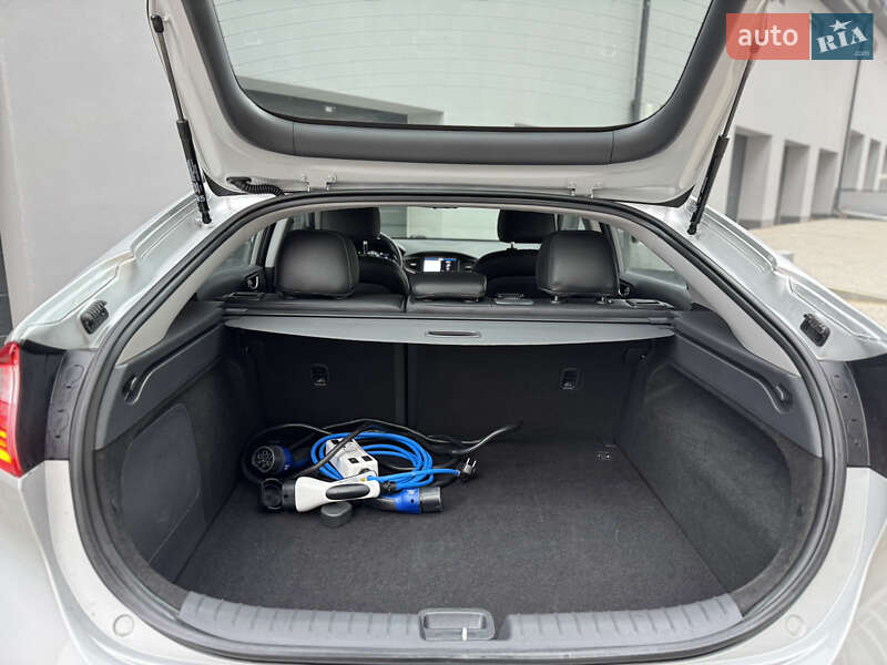 Лифтбек Hyundai Ioniq Electric 2017 в Тернополе фото 48 Лифтбек Hyundai Ioniq Electric 2017 в Тернополе